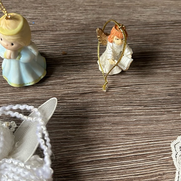 Angels and scroll holiday decor - Picture 5 of 17